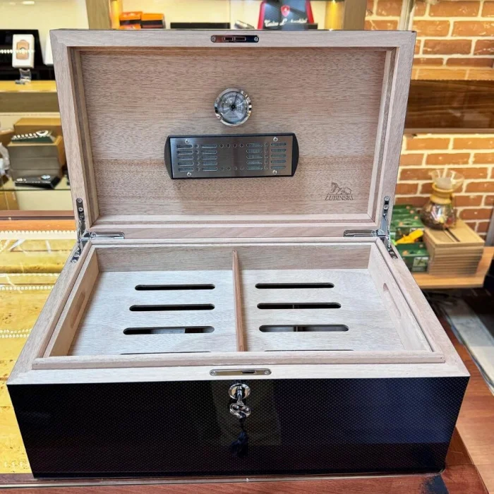 Lubinski İtaly Humidor Puro Kutusu Karbon Desen 120s