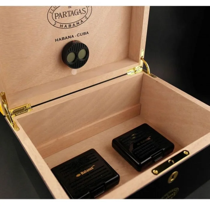 Partagas Siyah/Sarı Lake Humidor Puro Kutusu 50s