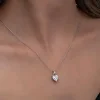 Gümüş Beyaz Taşlı Kalpli Kadın Kolye
