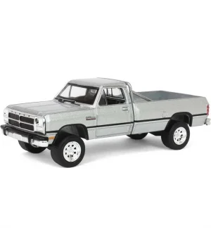 Greenlight 1/64 All-Terrain Series 16- 1992 Dodge Ram D250 Power Ram