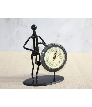 Metal Saatli Saksafon Çalan Müzisyen Alk4335