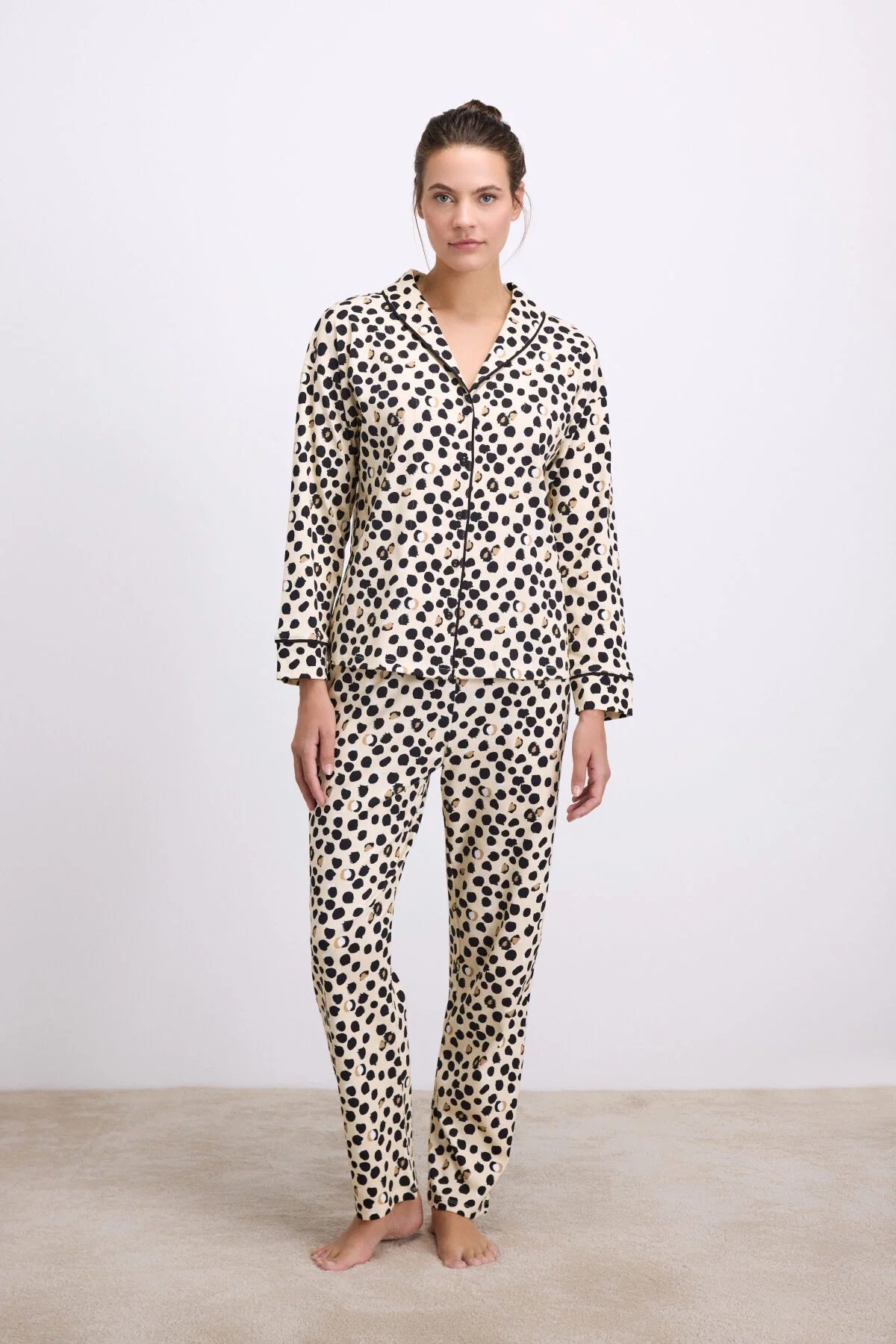 Anıl Kadın Uzun Kollu Gömlek Yaka Leopar Desenli  %100 Pamuk Pijama Takımı 11550