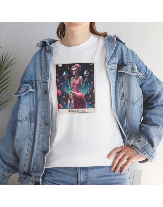 Unisex Temperance With Glasses Tarot Kart Baskılı Beyaz Basic Tshirt