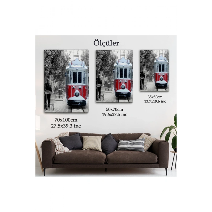 Karlı Bir İstiklal Caddesi ve Nostaljik Tramvay Tablosu-6404