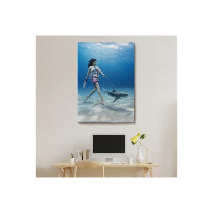 Su Altında Köpek Balığı Gezdiren Kadın Tablosu-6482