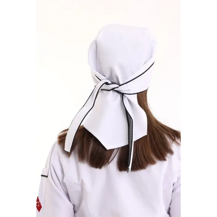 Kuyruklu Bone - Beyaz-siyah