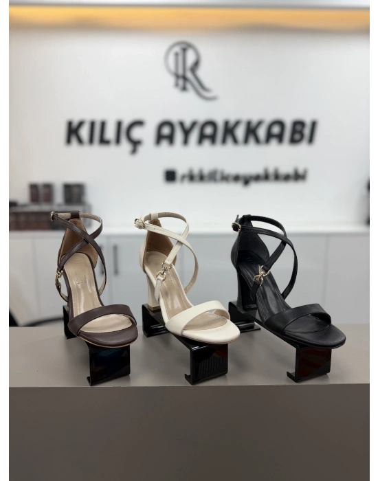 Gold Detaylı Topuklu Filorin