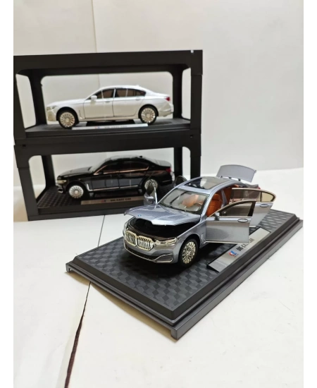 1/24 BMW V12 SESLİ IŞIKLI METAL ARABA