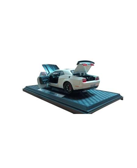 1/24 DODGE CHALLENGER DIE CAST MODEL
