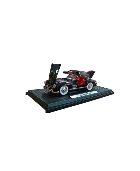 1/24 MERCEDES SL300 GULLWING DIE CAST MODEL