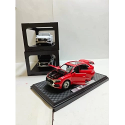 1/24 AUDI Q8 SESLİ IŞIKLI METAL ARABA