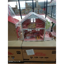 AĞAÇLI KÜÇÜK EV