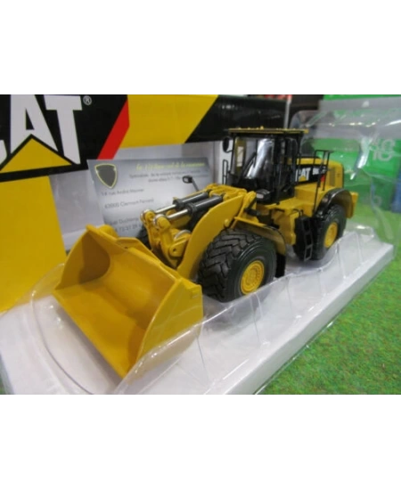 1:50 CAT 982M WHELL LOADER