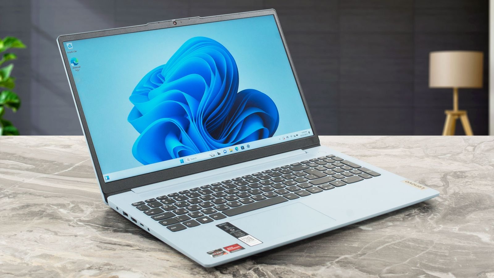 Lenovo IdeaPad Slim 3 15AMN8