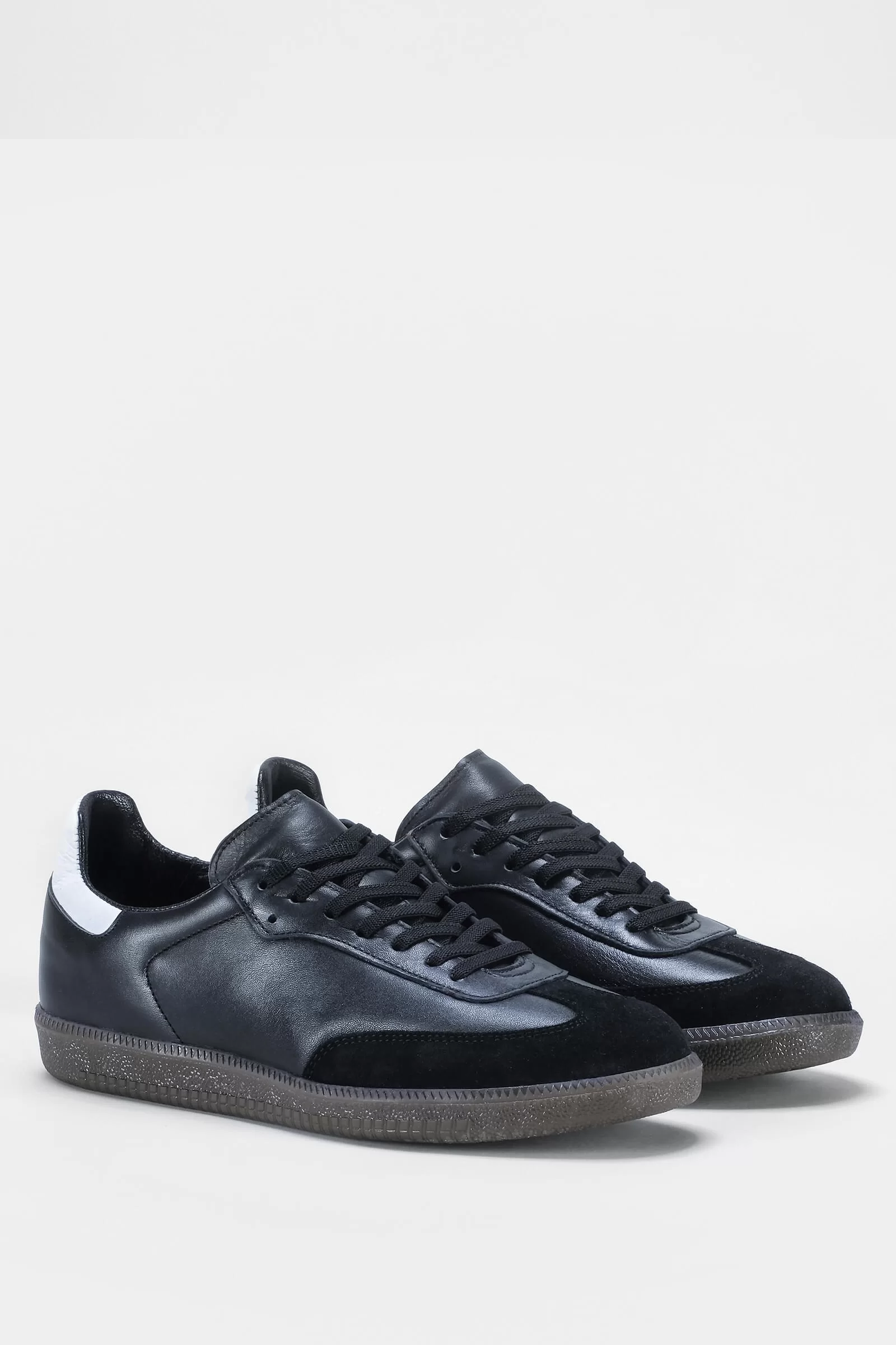 KADIN SİYAH KAUÇUK TABAN DERİ SNEAKER