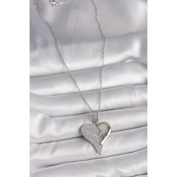 316L Çelik Gümüş Renk Zincir Zirkon Taşlı Kırık Kalp Model Kadın Kolye