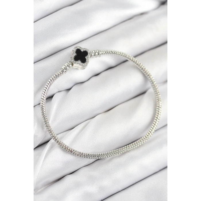 Pirinç Charm Zirkon Taşlı Yonca Model Gümüş Renk Kadın Bileklik