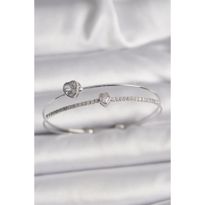 Pirinç Gümüş Renk Zirkon Taşlı Kalp Model Kadın Bileklik