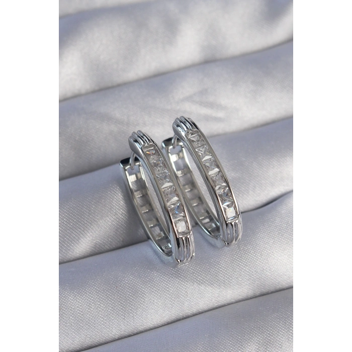 Pirinç Gümüş Renk Zirkon Taşlı Oval Model Küpe