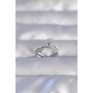 Pirinç Gümüş Renk Zirkon Taşlı Kalpli Model Ayarlanabilir Yüzük