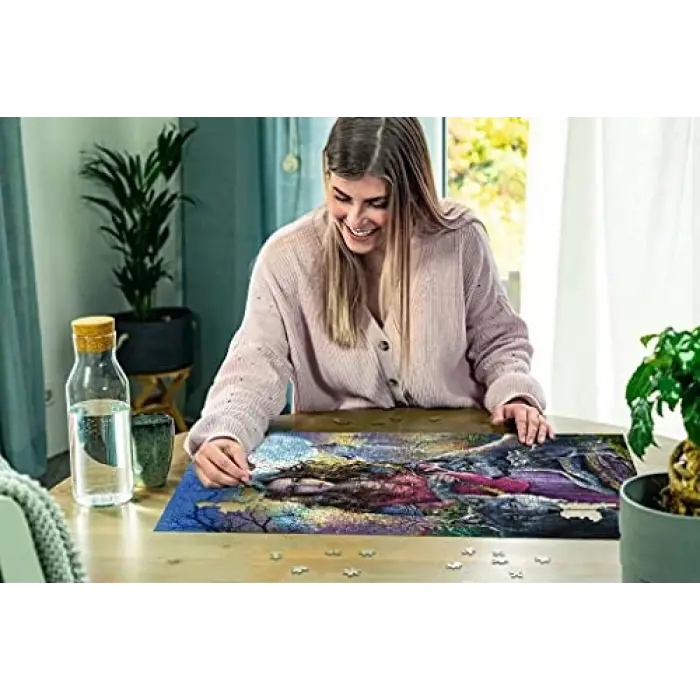 1000 Parça Kurtlarla Kadın Puzzle