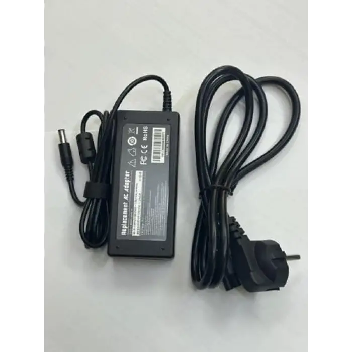 15 volt 3 amper standart uçlu adaptör 5.5 mm 2.5 mm