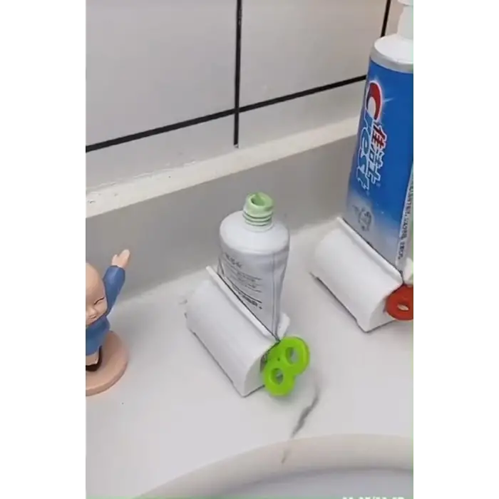 2 Adet Çevirmeli Diş Macunu Sıkacağı Aparatı