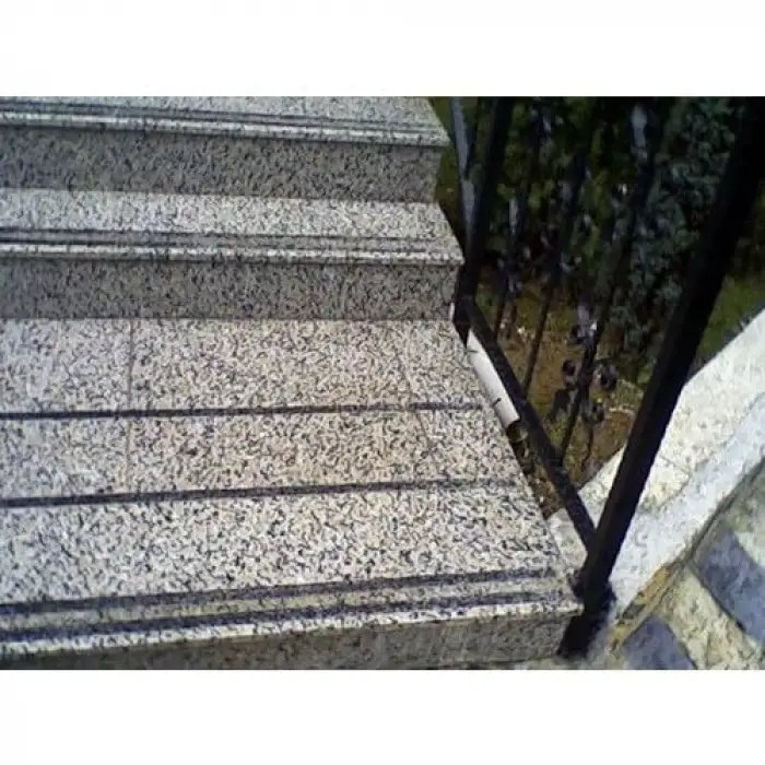 25 mm genişliğinde, 15 mt merdiven kaydırmaz bant