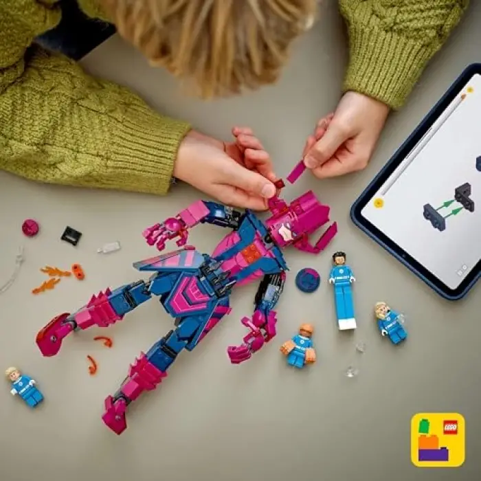 LEGO ǀ Marvel Fantastik Dörtlü, Galactus Yapım Figürüne Karşı 76316