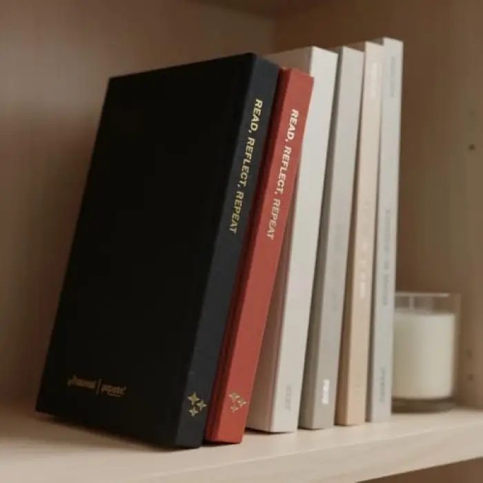 Okuma Günlüğü – A5 Sert Kapa­klı “Reading Journal, 100 Kitap İncelemesi, Günlük Okuma Takibi (Siyah)
