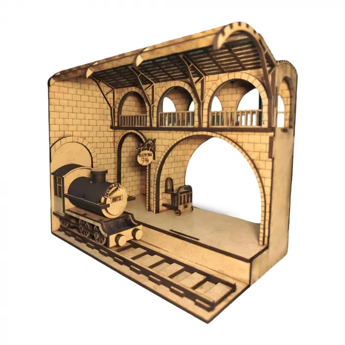 AlgWoodDesign Platform 9¾ Tren İstasyonu Ahşap Maket; 143 Parça Dıy Minyatür Tren İstasyonu Modeli, Peri LED Dahil, Mdf 3D Puzzle, Hobi ve Dekorasyon Seti, 11x17x15 cm