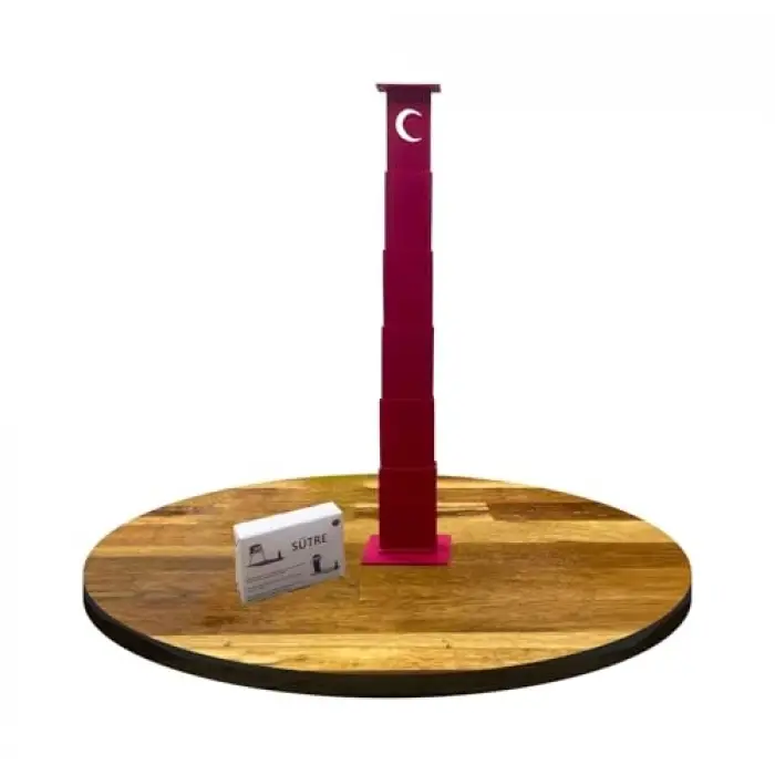 Kırmızı Namaz Sü­tre­si