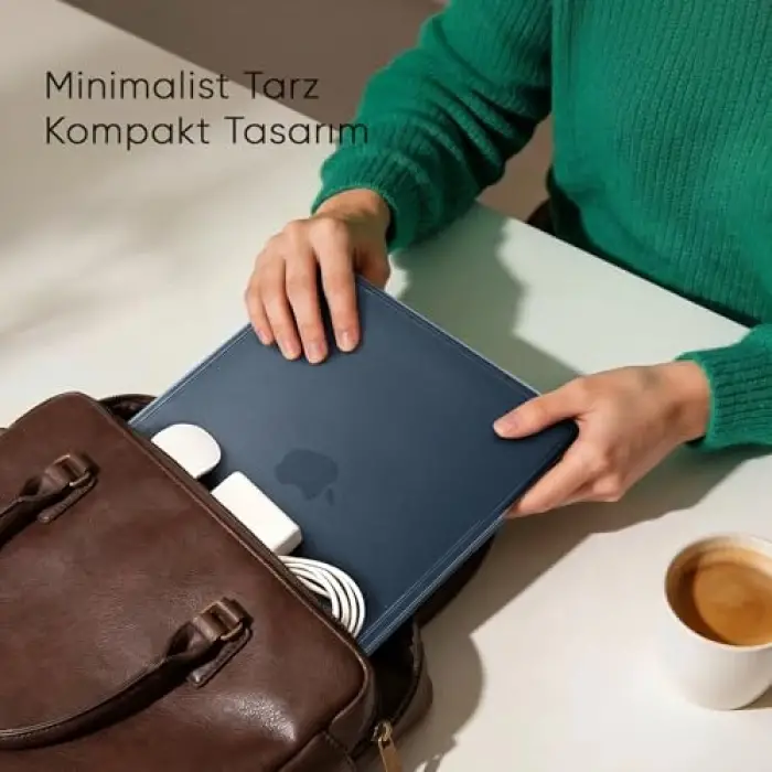 MacBook Air【M5/M4/M3/M2】13.6 inç, ile Uyumlu Mat Kılıf Köşe Korumalı ve Şeffaf Çizgi Detaylı Tasarım, 2026/2025/2024/2023/2022, A3449 - A3240 - A3113 - A2681, (Mavi Şeffaf)