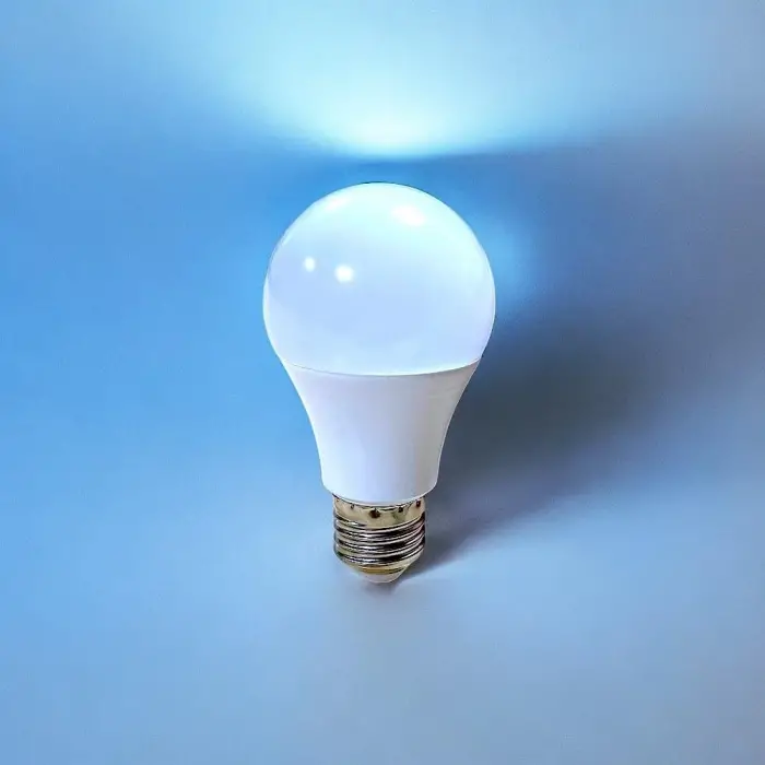 Akıllı LED Ampul, 16 Renk, 9 W, E27 Duy, Uzaktan Kumandalı