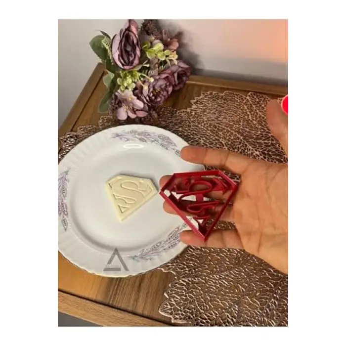 Almalı Süperman Kurabiye Kalıbı (Tekli)