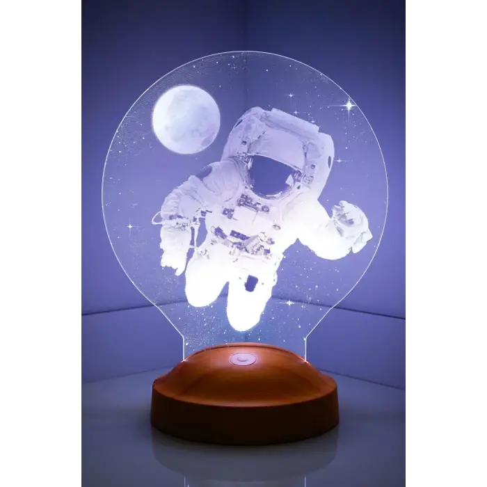 Astronot Tasarımlı 3D Görünümlü LED Lamba