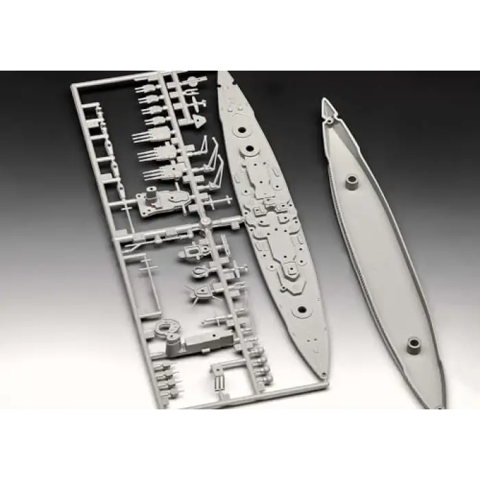 Battleship Gneisenau- model kit