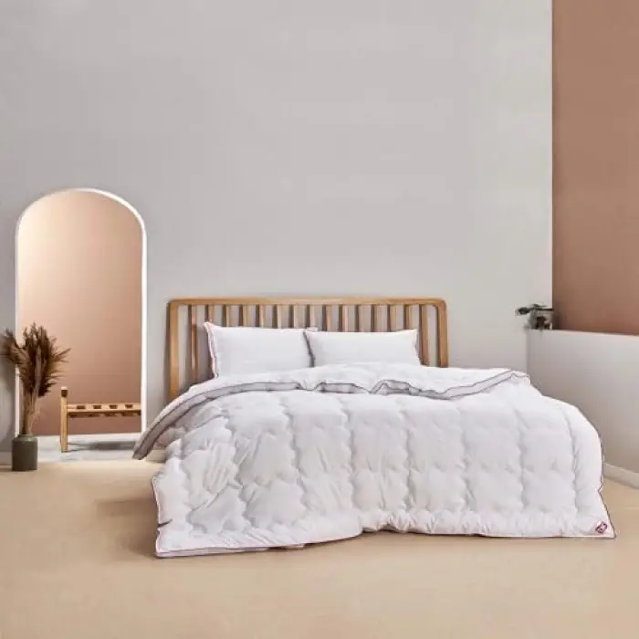 Beyaz Çift Kişilik Düz Polyester Yorgan