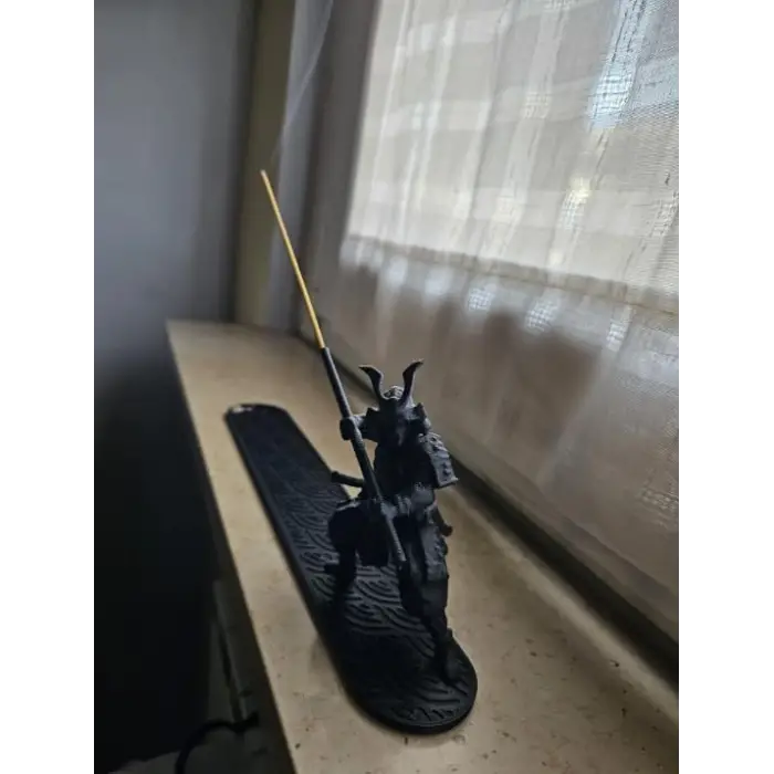 Dekoratif tütsülük Samuray Samurai warrior posing - incense stick holder