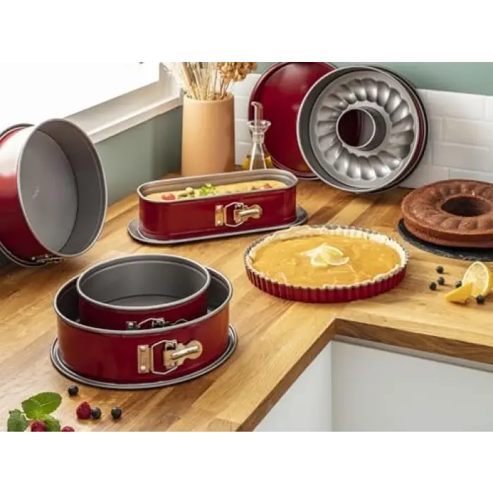DeliBake Alman Kek Kalıbı - Kırmızı - 22 cm