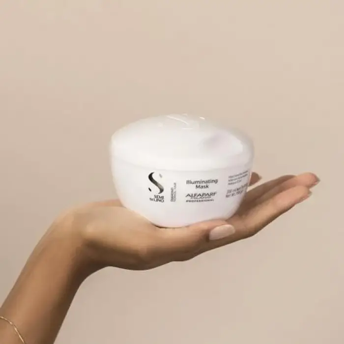 Diamond Illuminating Linen Semi Mask 200ml