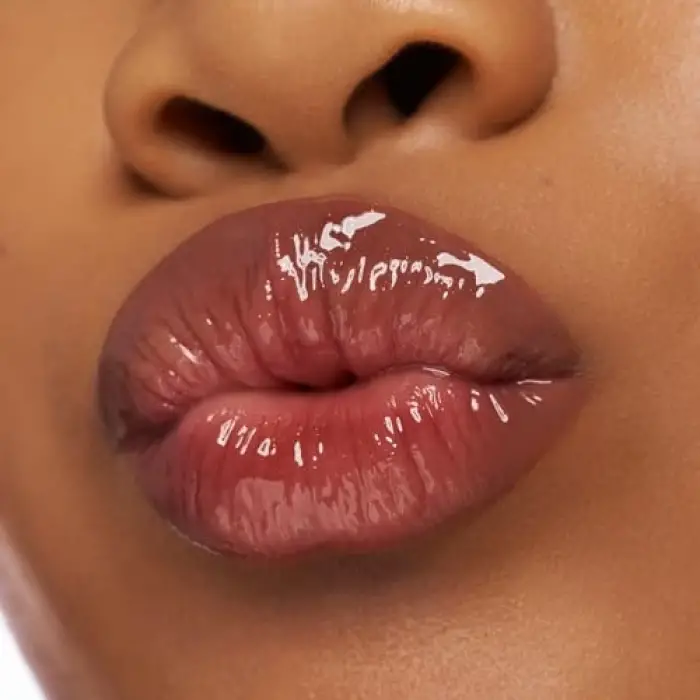 Essence Choco Bomb Parlak Lip Gloss Dudak Parlatıcısı 01