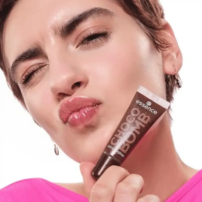 Essence Choco Bomb Parlak Lip Gloss Dudak Parlatıcısı 01