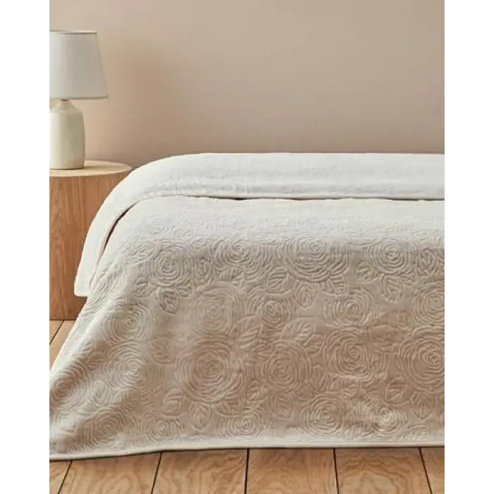 Krem Çift Kişilik Kabartmalı Battaniye