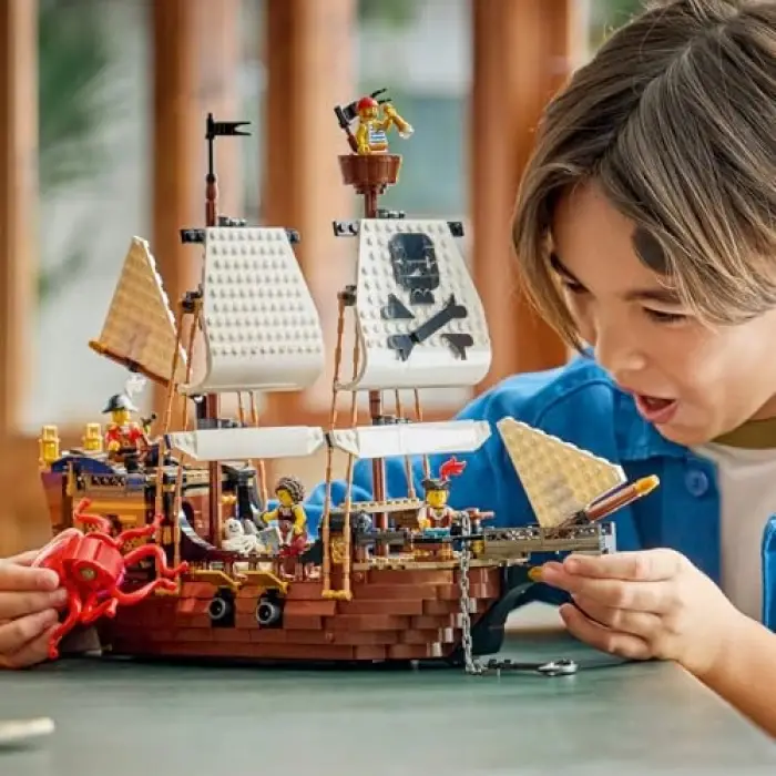 LEGO Creator 3’ü 1 Arada İkonik Korsan Gemisi 31387