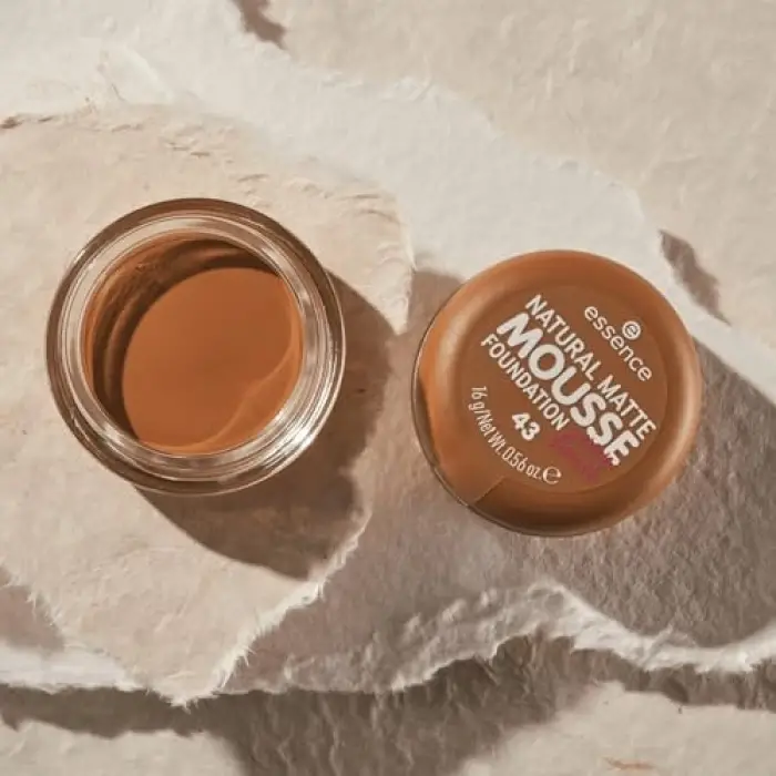 Natural Matte Mousse Fondöten 43
