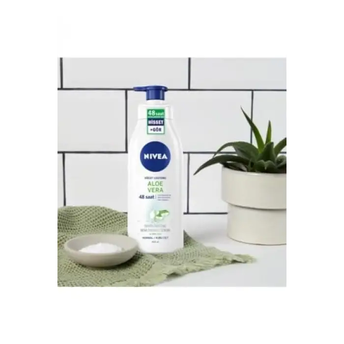 NIVEA Kişisel Bakım Seti,Banyo Terliği Hediye,Vücut Losyonu,Dudak Bakım,Pump Sprey Deodorant