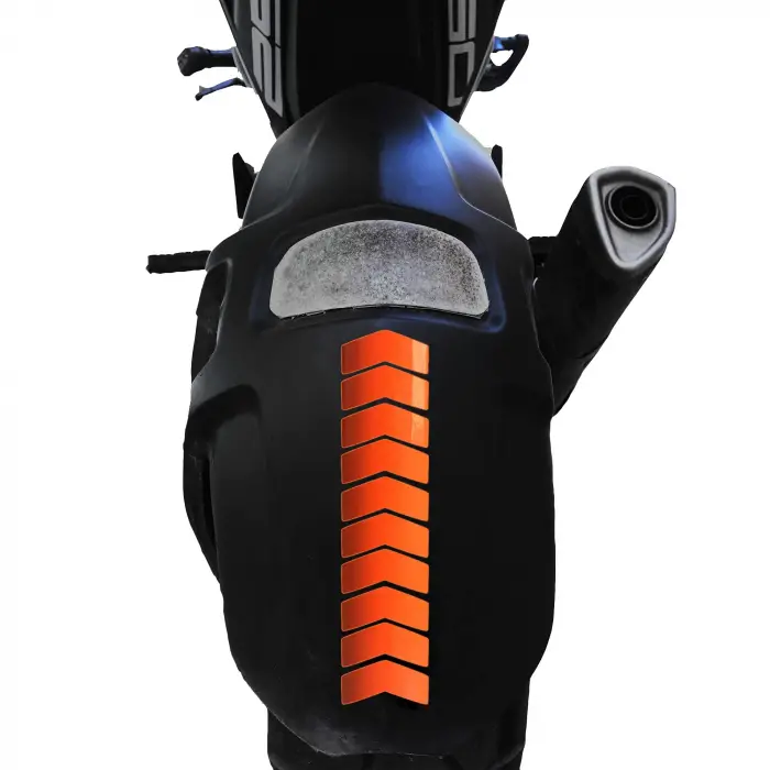 Ok Tasarımlı Alev Turuncusu Çamurluk Kask Sticker