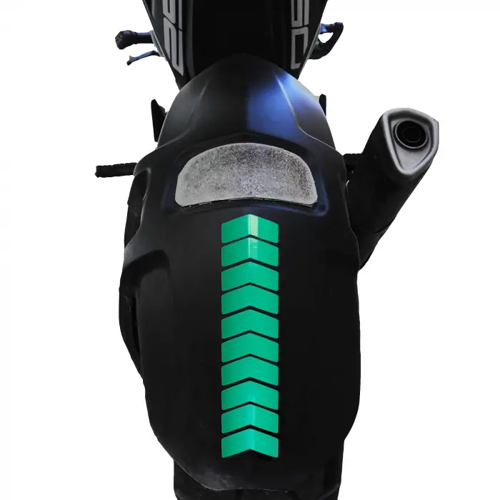 Ok Tasarımlı Orman Yeşili Çamurluk Kask Sticker