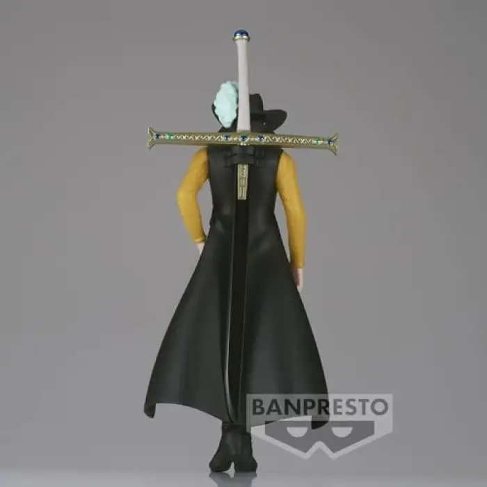 One Piece The Shukko Dracule Mihawk Figürü